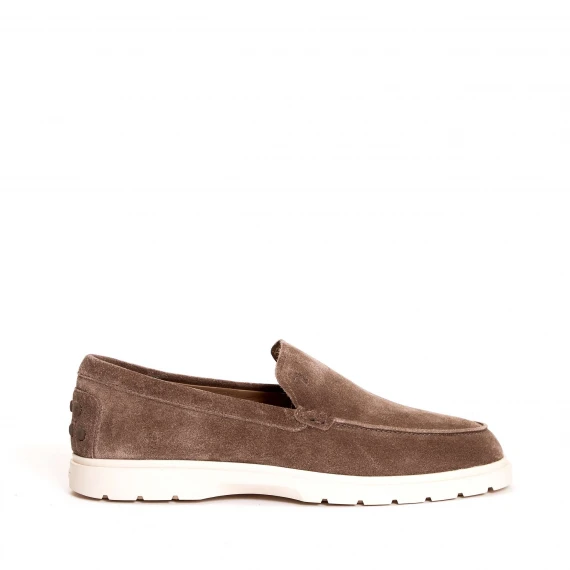 mocassino in camoscio beige fondo in gomma bianco